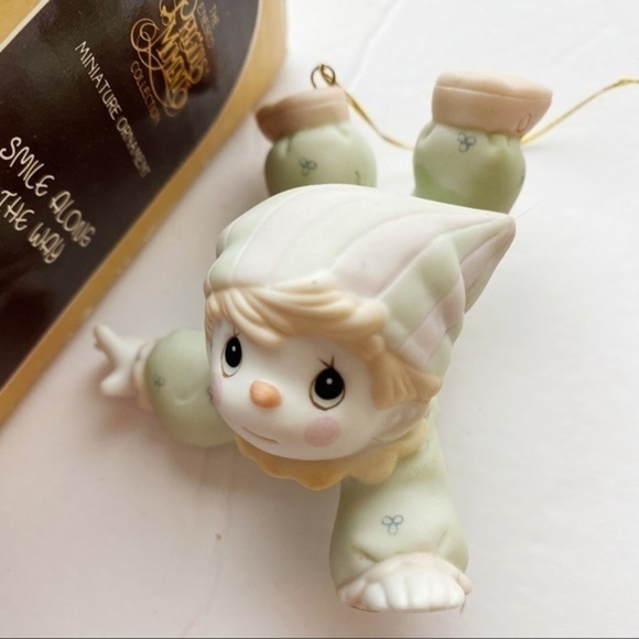 Vintage 1988 Precious Moments Smile Ornament - Picture 2 of 6
